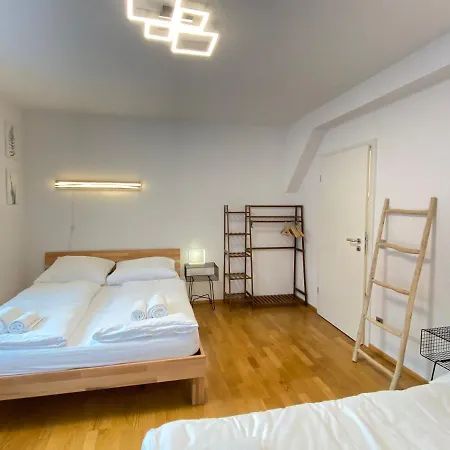 Apartment Luxomes: Tropical Style - Old Town - Ingolstadt