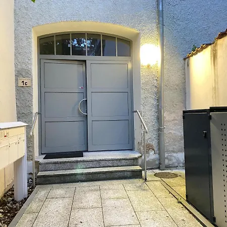Apartment Luxomes: Tropical Style - Old Town - Ingolstadt