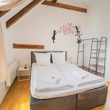 Luxomes - Tropical & Streetart Style - Old Town - Appartement Ingolstadt