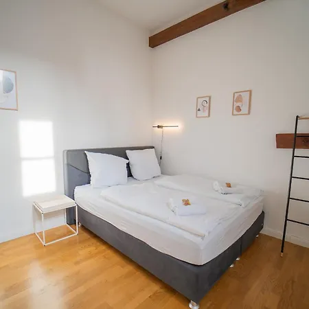 Luxomes - Tropical & Streetart Style - Old Town - Appartement Ingolstadt