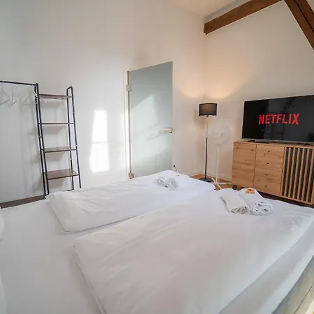 Luxomes - Tropical & Streetart Style - Old Town - Appartement Ingolstadt